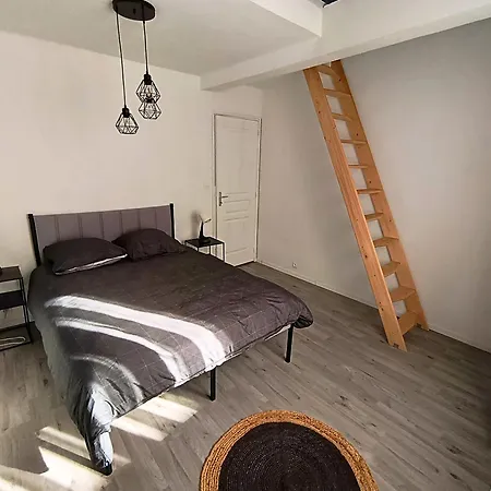 Prázdninový dům Charmante Maison Familiale Au Coeur Du Village Augerolles